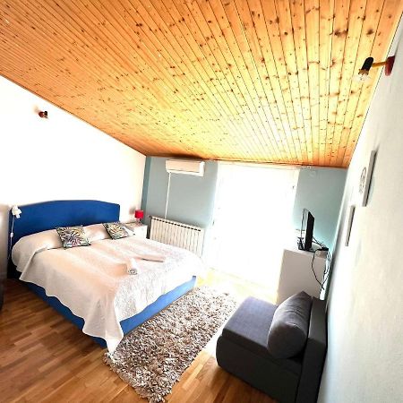Apartments Toni Подстрана Екстериор снимка