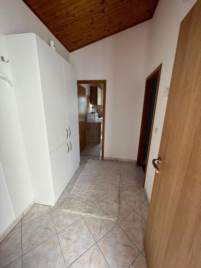 Apartments Toni Подстрана Екстериор снимка