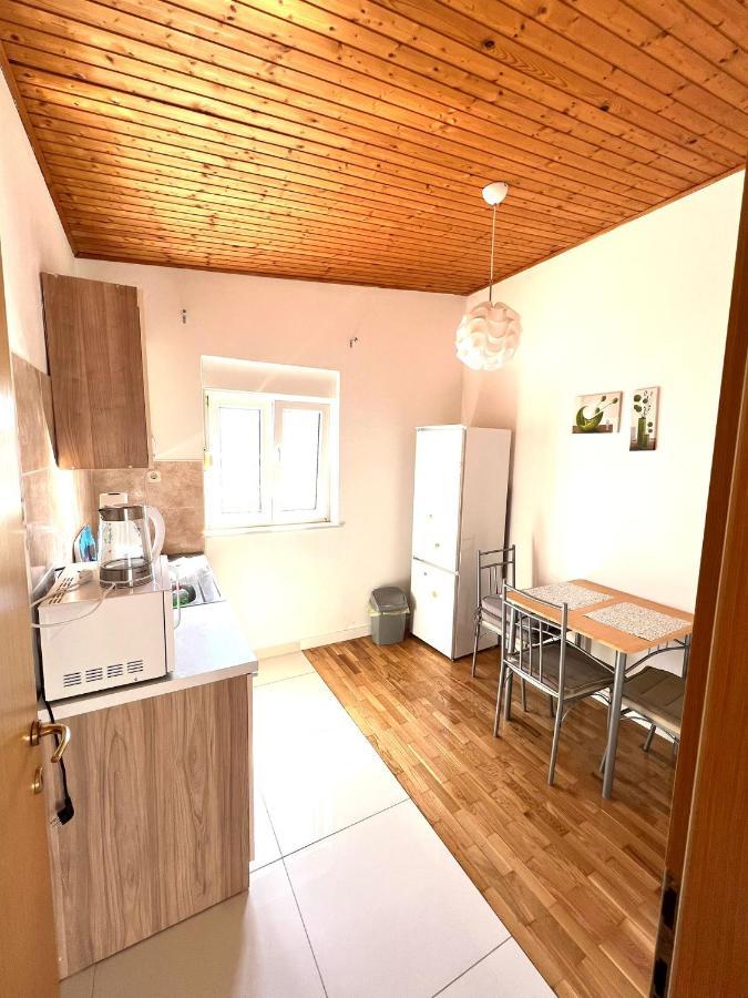Apartments Toni Подстрана Екстериор снимка