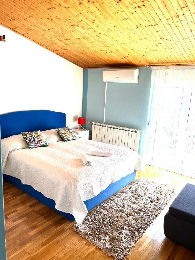 Apartments Toni Подстрана Екстериор снимка
