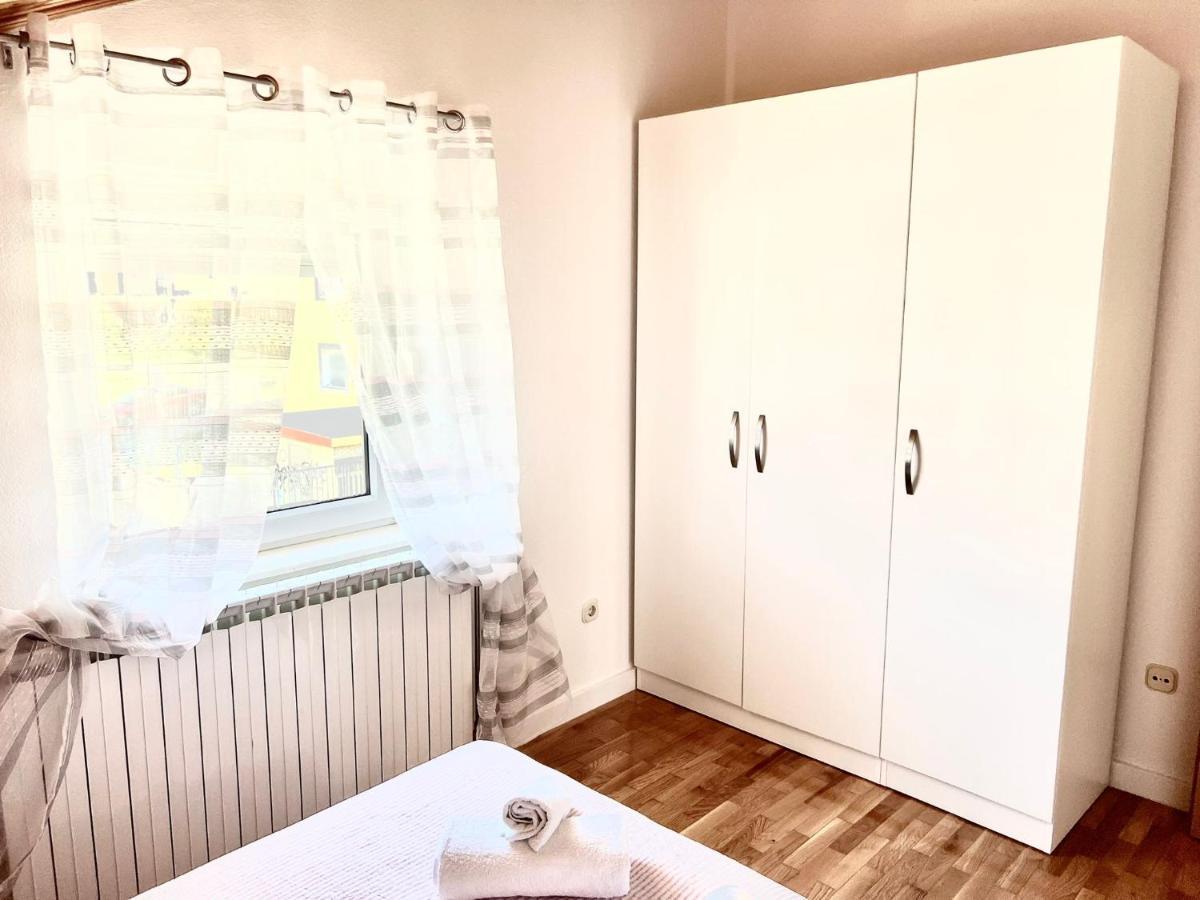 Apartments Toni Подстрана Екстериор снимка