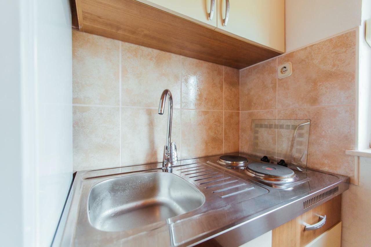 Apartments Toni Подстрана Екстериор снимка