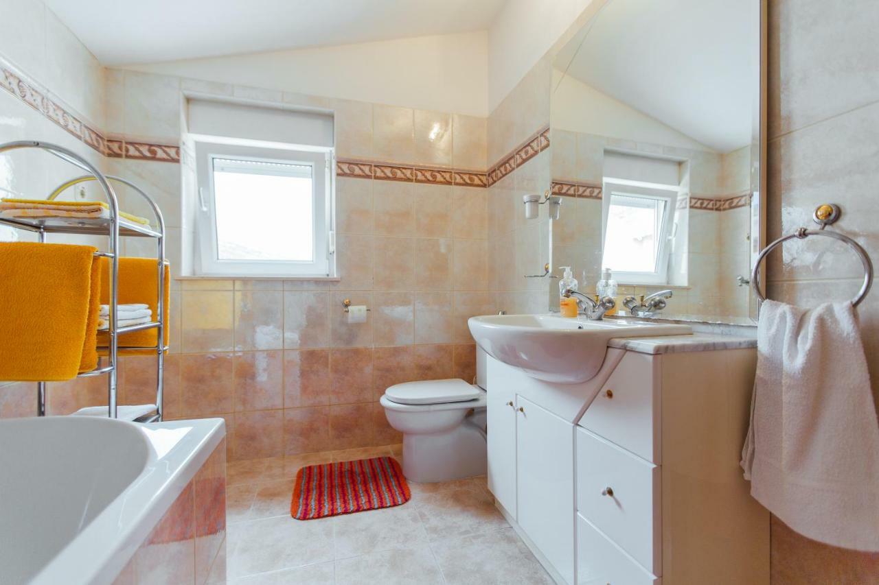 Apartments Toni Подстрана Екстериор снимка